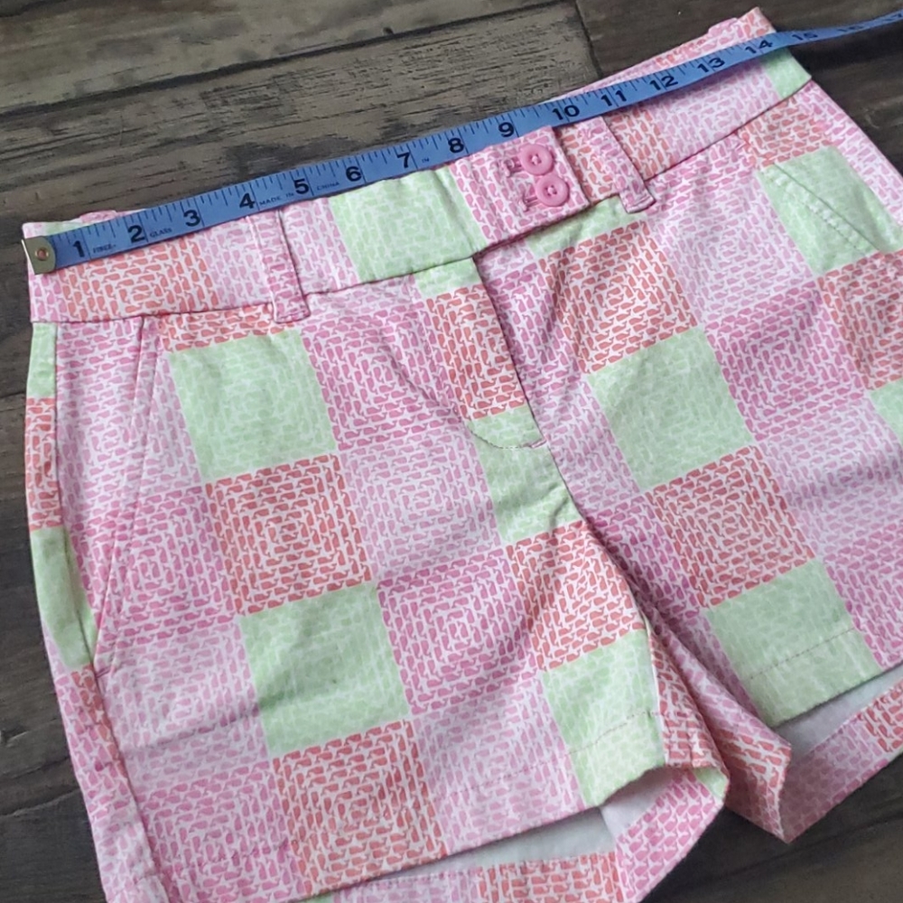 Vineyard Vines Dayboat Patchwork Whale Print Short - Picture 5 of 7